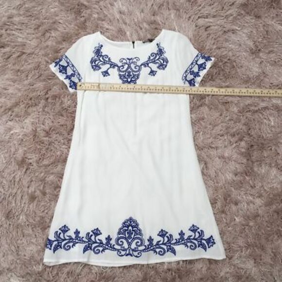 Lulus Womens A Line Dress White Blue Floral Scoop Short Sleeve Embroidered XS‎ - Picture 3 of 6